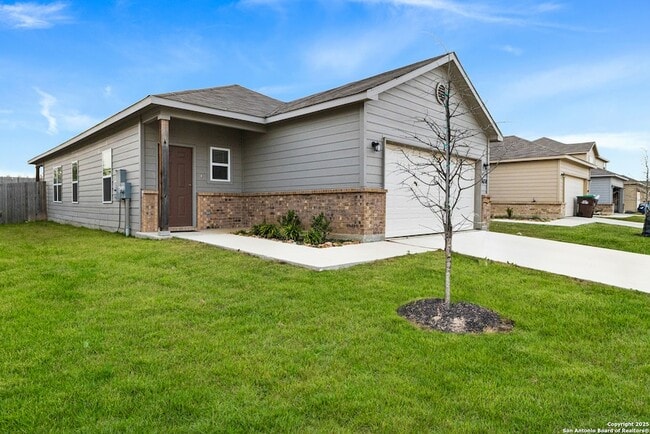 Building Photo - 14631 Stirrup Trce