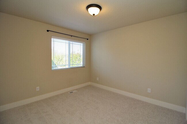 Building Photo - 13490 SW Calabash Terrace