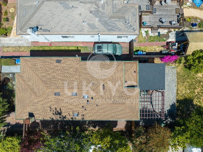 Building Photo - 1108 Dwight Way