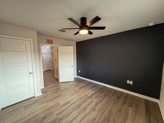 Building Photo - 4 Bedroom 2 Bath Home for Rent in Birch Run Subdivision! Energy Efficient Solar Panels to Help Lo...