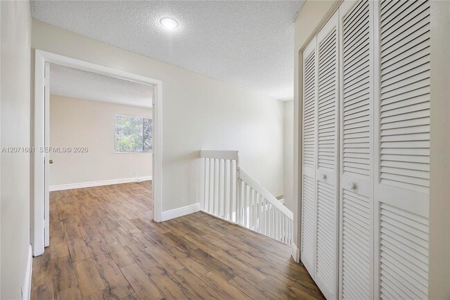 Building Photo - 937 NW 104th Way