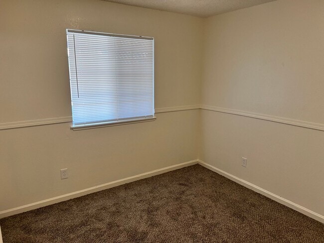 Building Photo - 5400 Tupper Ct
