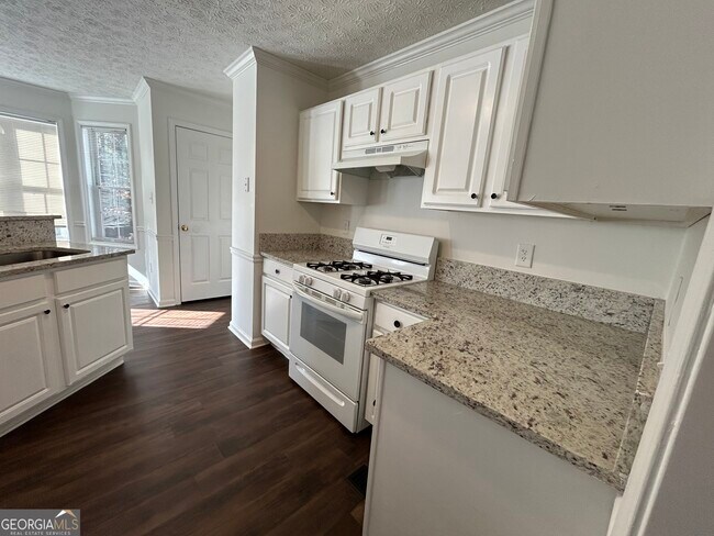 Building Photo - 2022 Whitfield Ln