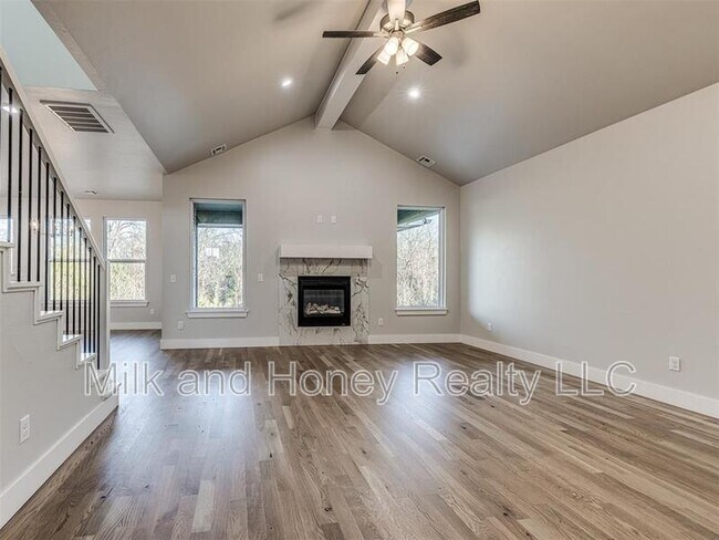 Building Photo - 4308 Luke Ln