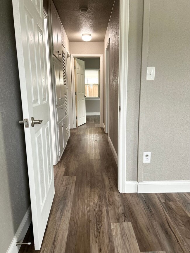 Building Photo - Located in the HEART of Burleson!