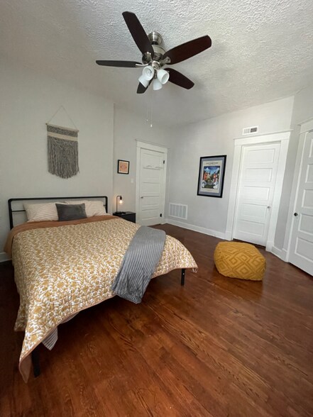 Building Photo - 920 Ash St