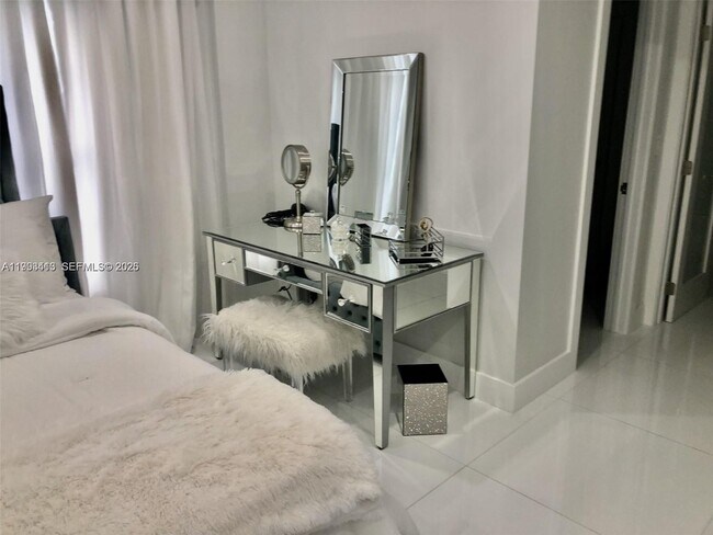 Building Photo - 3900 Galt Ocean Dr