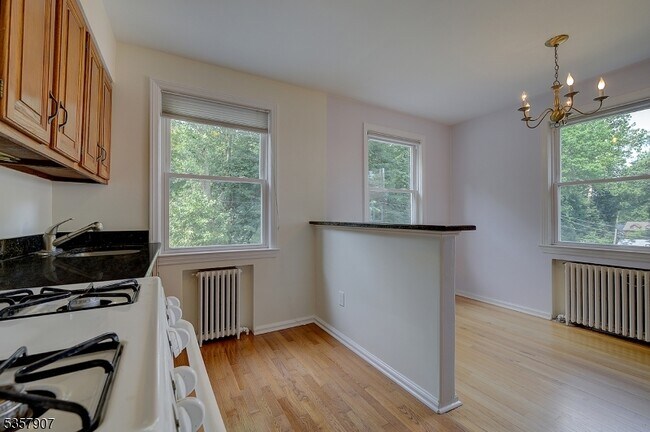 Building Photo - 349 Bloomfield Ave