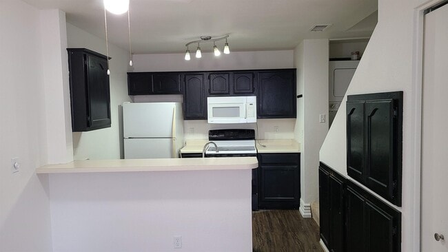Building Photo - 2301 E University Dr