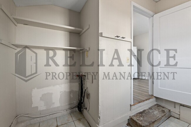 Building Photo - 224 Grover Ave