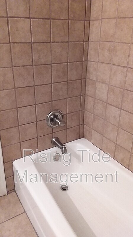 Building Photo - 3211 Churchview Way