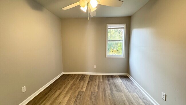 Building Photo - 500 Willow Ave