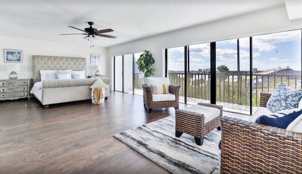 Building Photo - 944 S Peninsula Dr