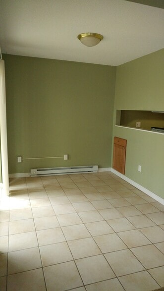 Building Photo - 152 Quarry Hill rd