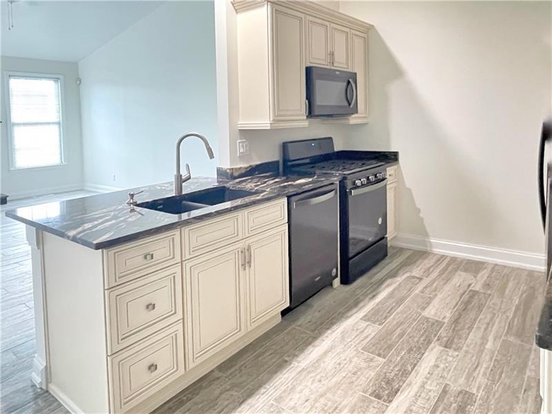 Building Photo - 238 Adams Pointe Blvd