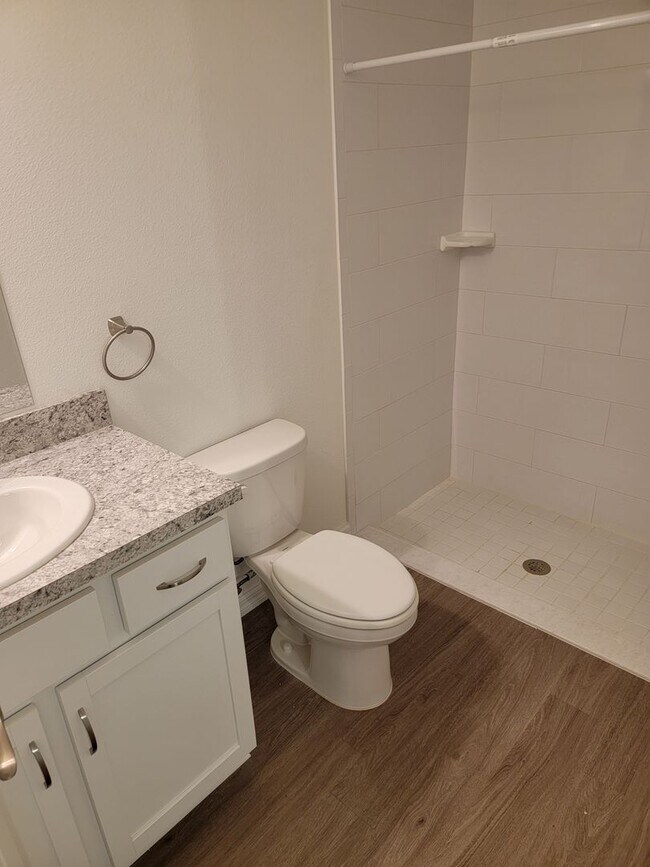 Building Photo - Beautiful 3/2/2 Near Downtown Inverness!!!