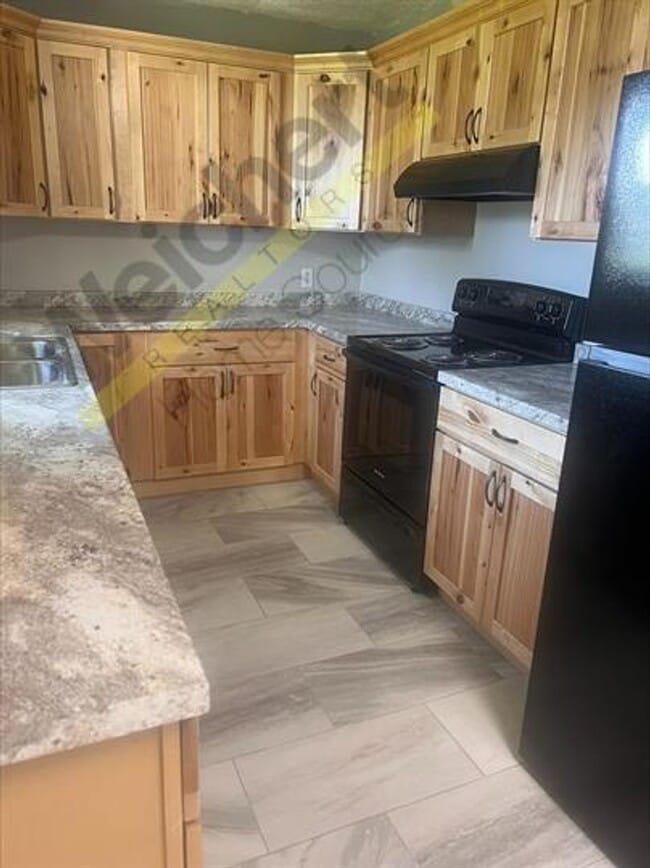 Building Photo - 3 bedroom, 2 bath home in Center Hill