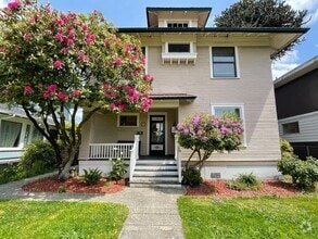 Building Photo - 2421 Rucker- 4 Unit
