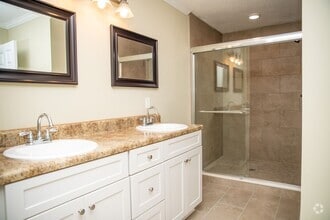 Building Photo - 2 Bedroom/ 2 Bathroom Rental in HollyPond ...