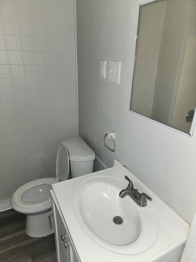 Building Photo - 2793 E 125th St