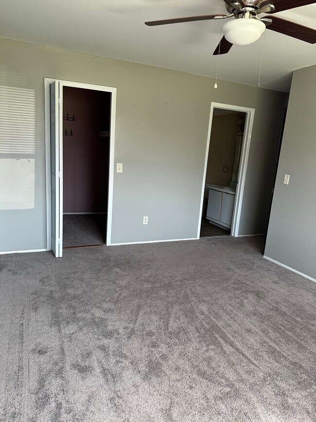 Building Photo - 30060 W 12 Mile Rd