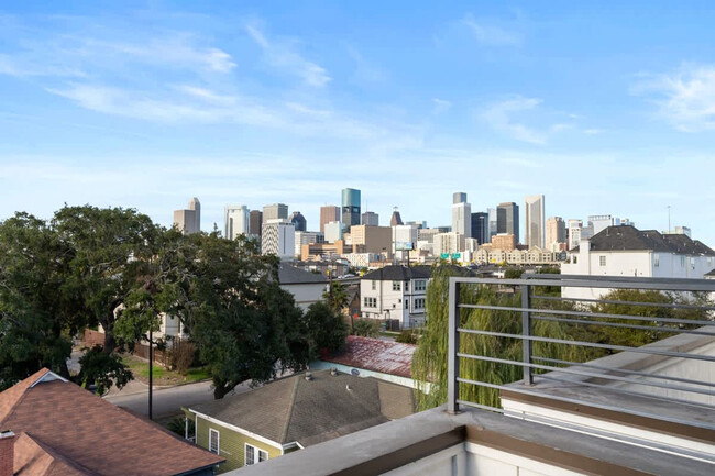 Building Photo - 2103 McGowen St