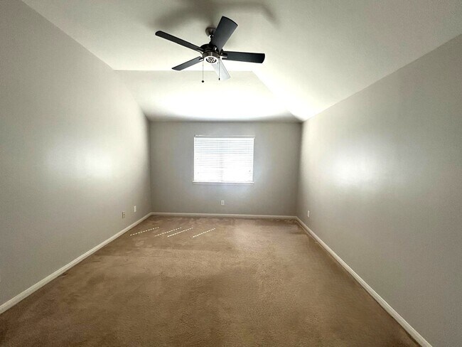 Building Photo - 25207 Diamond Ranch Dr