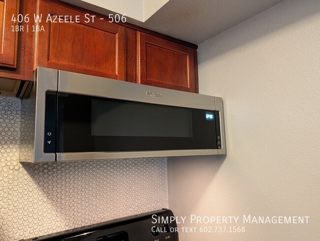 Building Photo - 406 W Azeele St