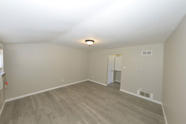 Building Photo - 1517 Waverly St