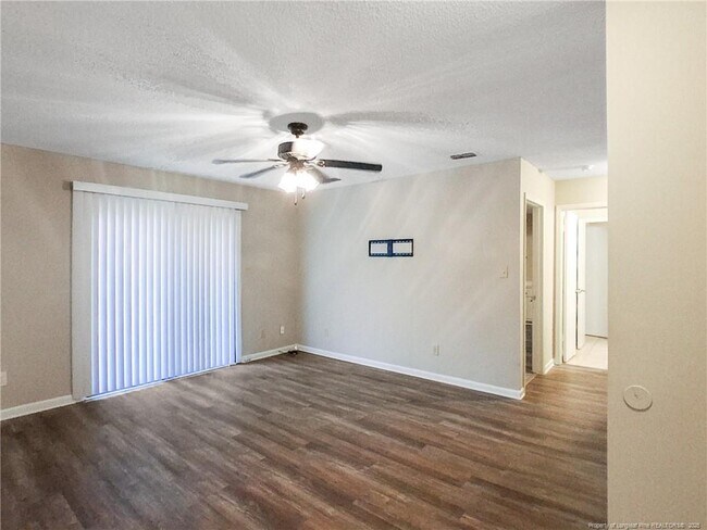 Building Photo - 6594 Honeysuckle Dr