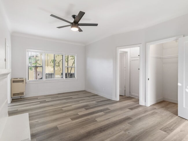 Interior Photo - 608 W 6th Street
