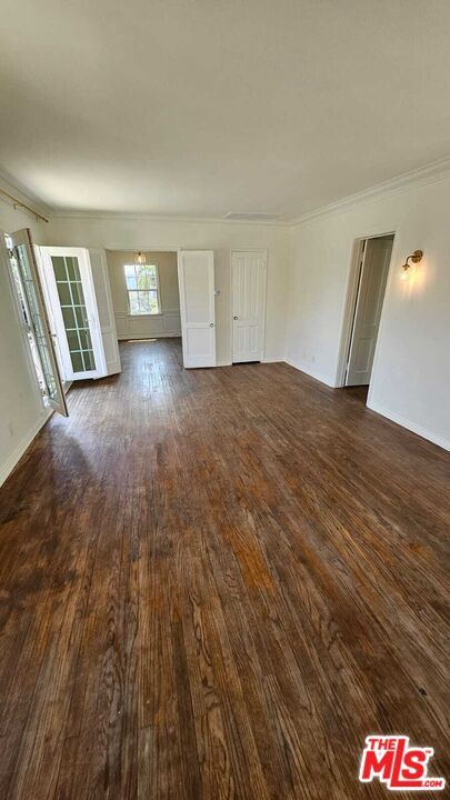 Building Photo - 2615 Edgehill Dr