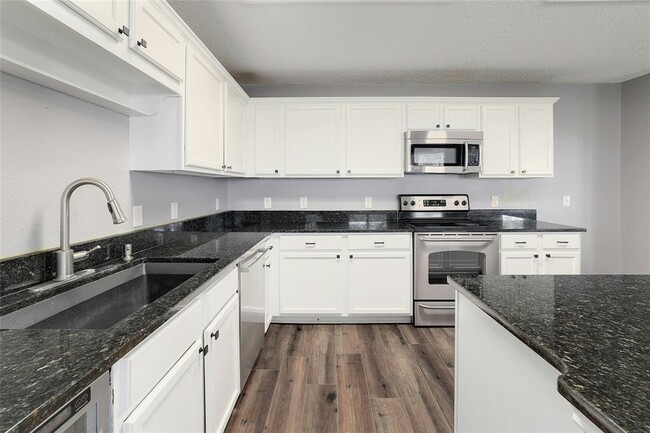 Building Photo - 1909 Marysol Trail