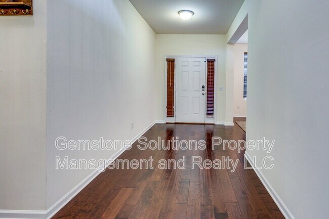 Building Photo - 203 S Dunnwood Ln