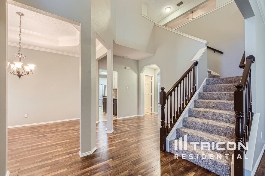 Building Photo - 4649 Devonshire Dr