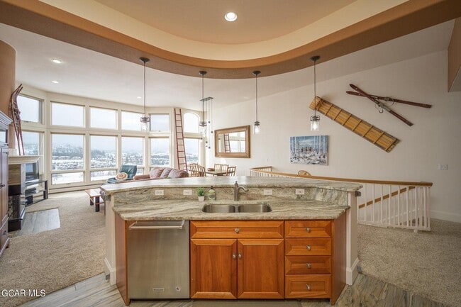 Building Photo - 508 Cranmer Ave