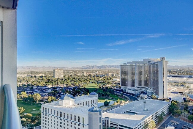 Building Photo - Turnberry Towers 2705W-City/Golf Course Views from this Stunning 1Bd/1.5Ba Residence