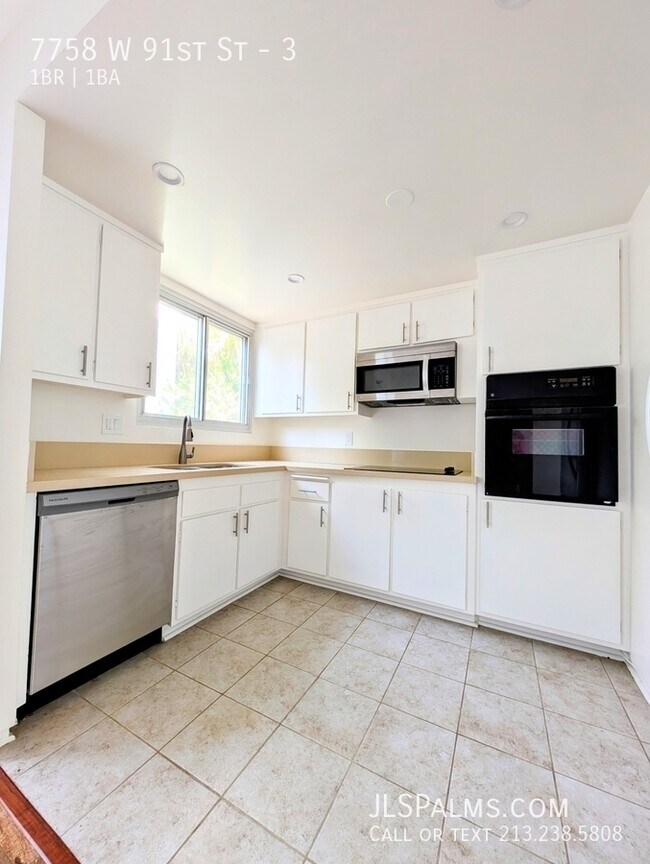 Building Photo - 7758 W 91st St