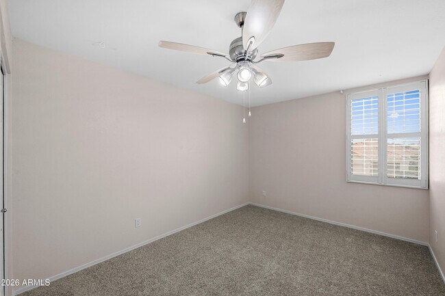Building Photo - 1227 E Glenhaven Dr