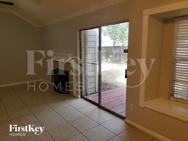 Building Photo - 8518 Pearl Lake Dr