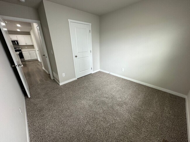 Building Photo - Beautiful 2023-Built Elkhorn Home with 3 Bedrooms & 3 Baths