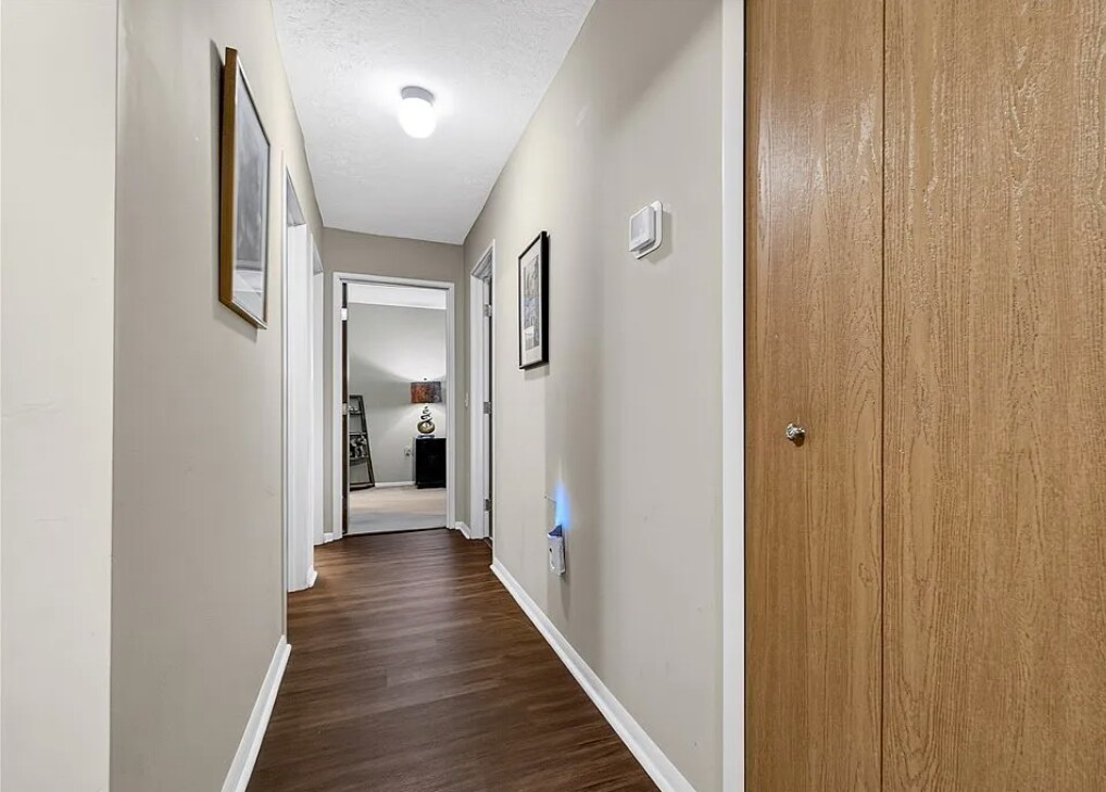 Building Photo - 10373 Glenway Dr