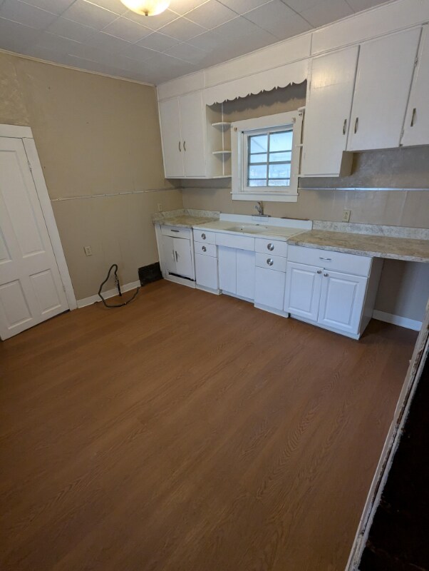 Building Photo - 313 W 21st St