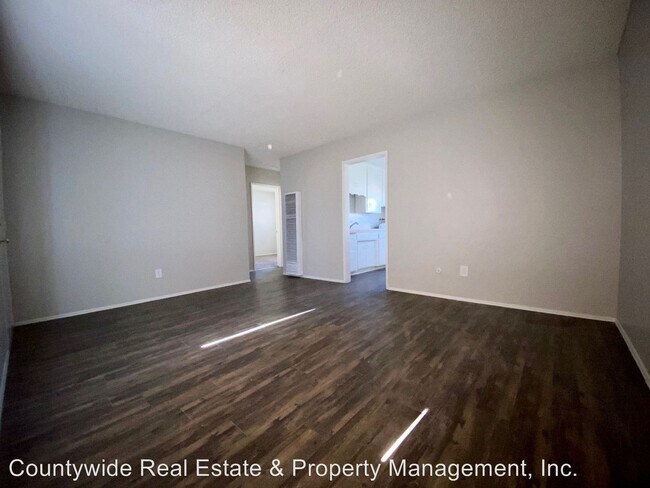 Building Photo - 1100-1154 N Mollison Ave