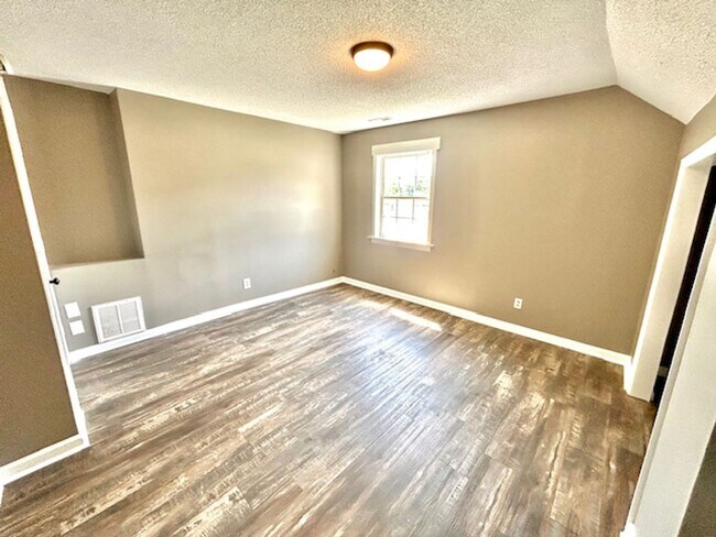 Building Photo - 3514 SW Triana Blvd