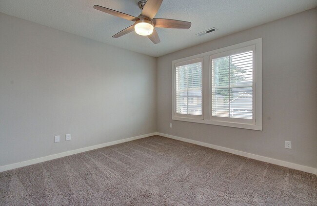 Building Photo - STUNNING CAMAS NORTH HILLS 4 BR, 3.5 BATH ...