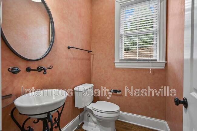 Building Photo - 7 Crooked Stick Ln
