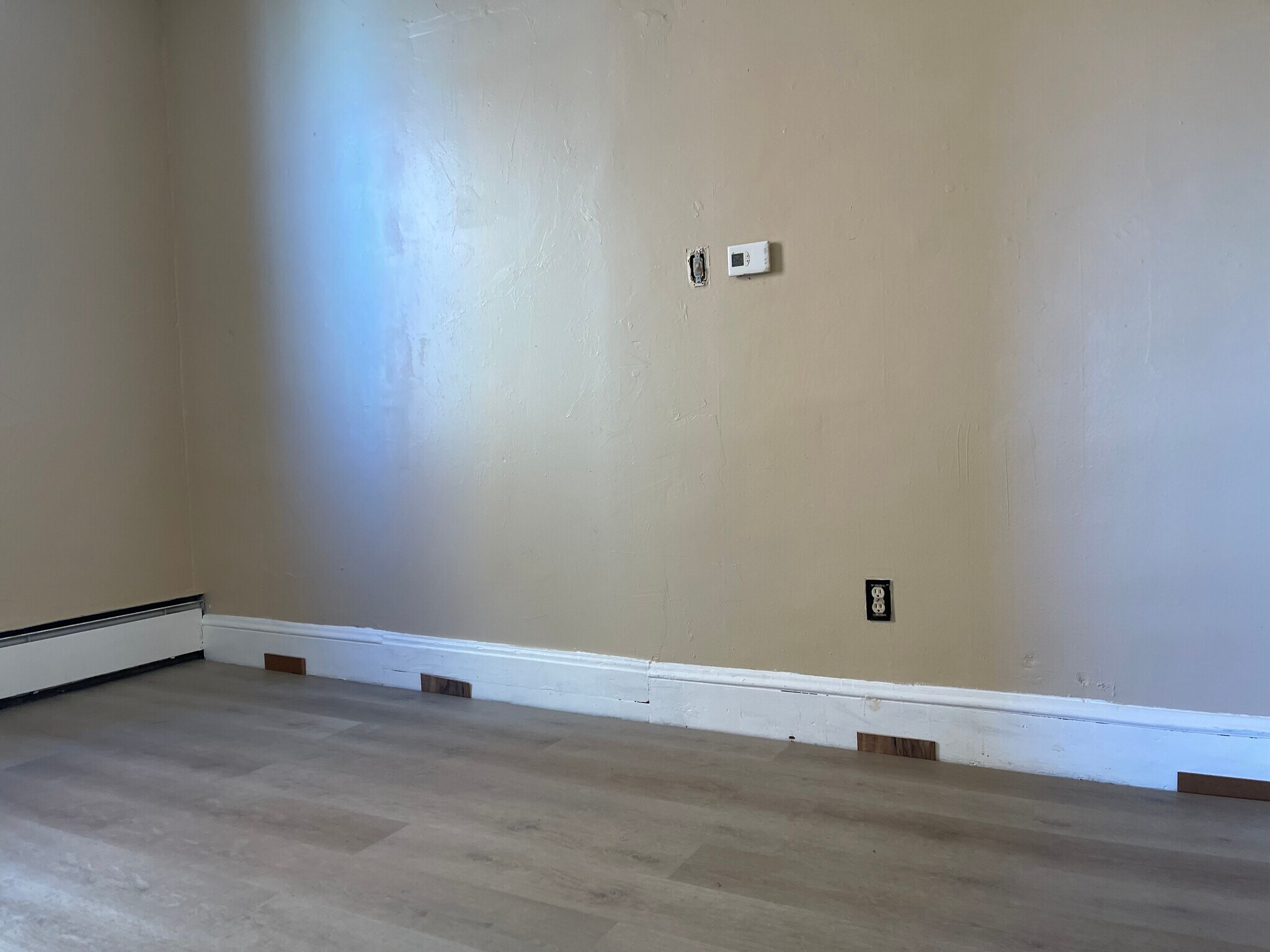 Building Photo - 288 Genesee St