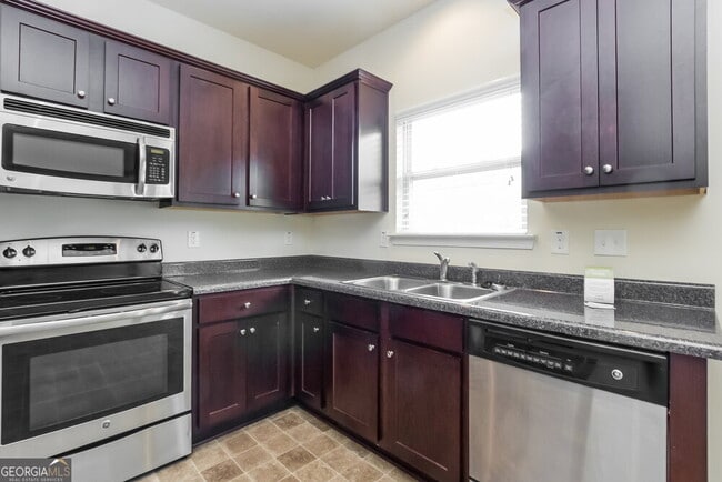 Building Photo - 354 Easley Dr SE