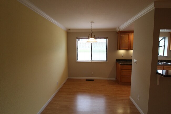 Building Photo - Concord Beautiful 1 bedroom 1 bath condo u...